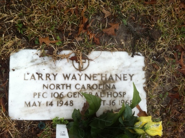 Larry Haney tombstone